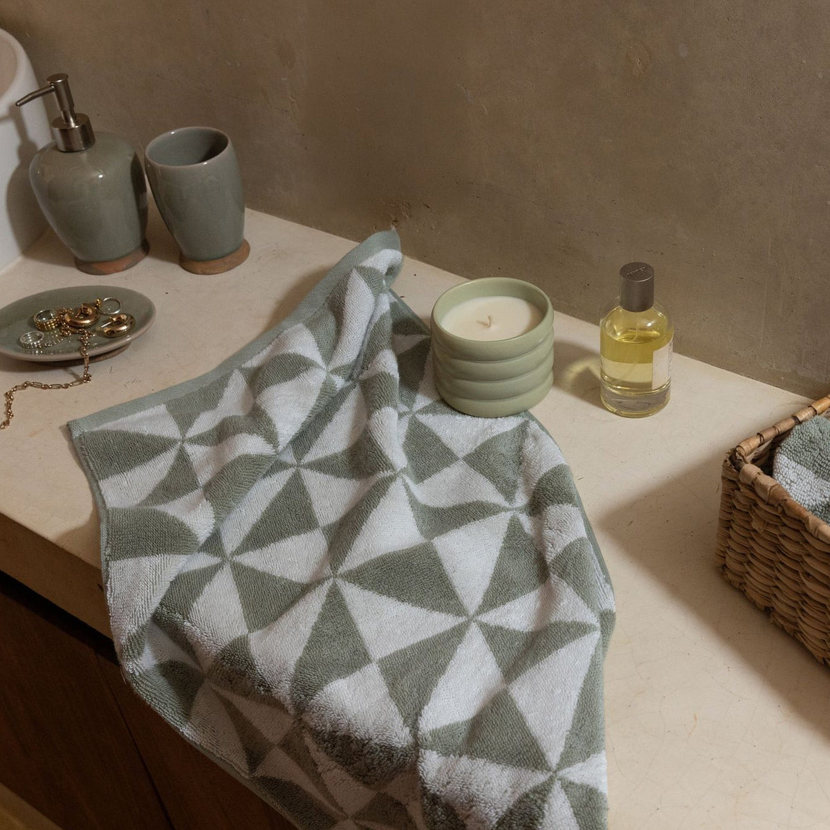 Umbra Australian Cotton Towel Sets